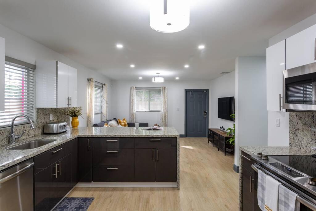 Casa Madeira @ The Heart Of Miami Design District Villa ภายนอก รูปภาพ